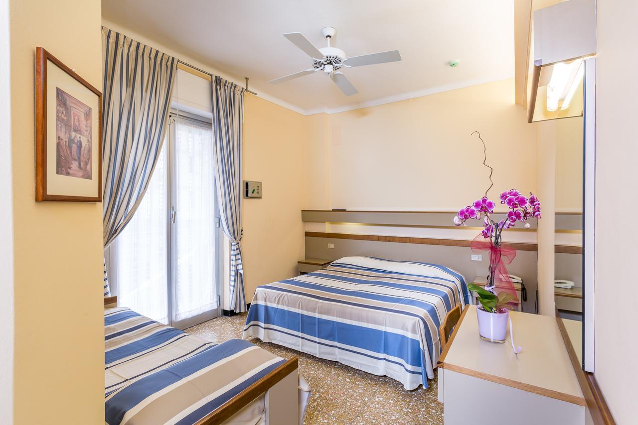 Hotel Villa Delibera Varazze Quarto foto